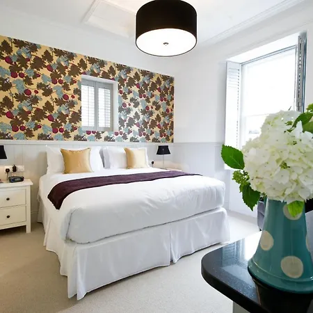 Bed & Breakfast 27 The Terrace 5*