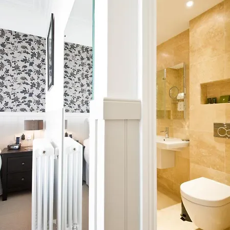 27 The Terrace Bed and Breakfast 5*