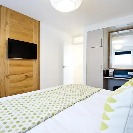 Bed & Breakfast 27 The Terrace 5*