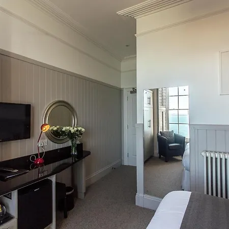 27 The Terrace 5*